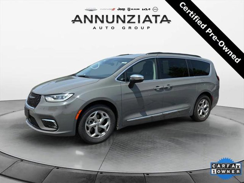 Certified 2023 Chrysler Pacifica Limited image 1