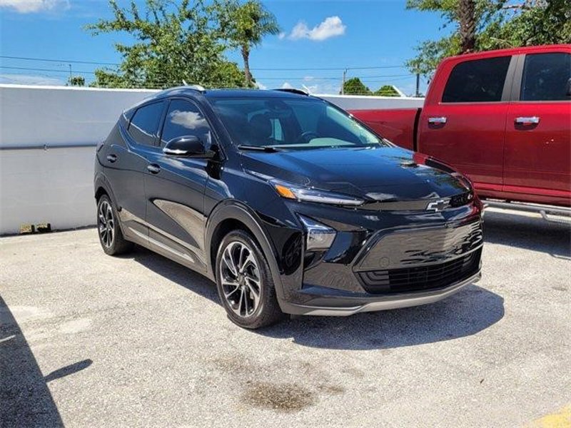 Certified 2022 Chevrolet Bolt EUV Premier w/ Sun & Sound Package image 1