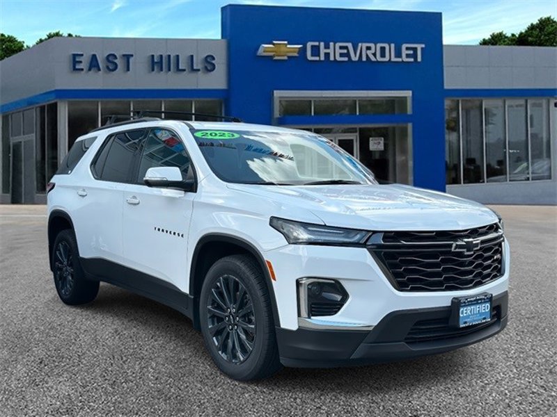 Certified 2023 Chevrolet Traverse RS w/ LPO, Floor Liner Package image 1