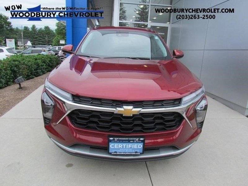 Certified 2024 Chevrolet Trax LT w/ Driver Confidence Package image 1