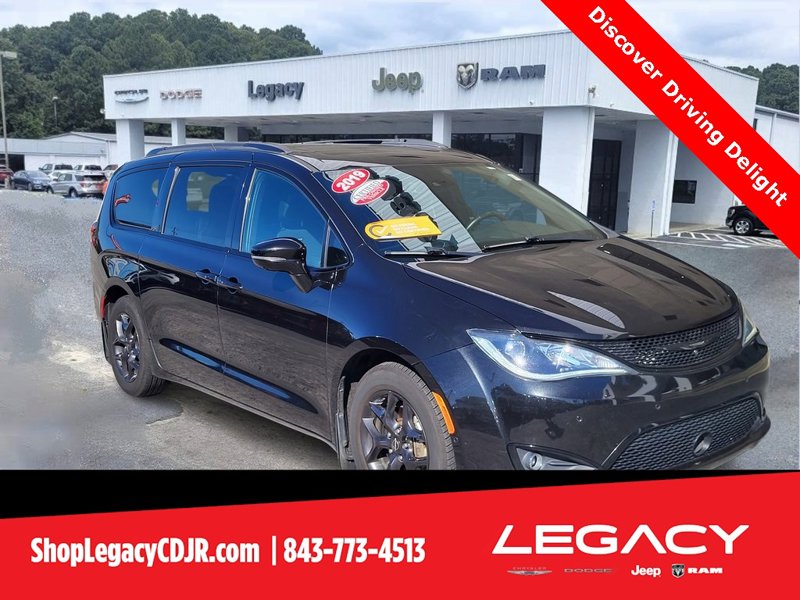 Certified 2019 Chrysler Pacifica Limited image 1