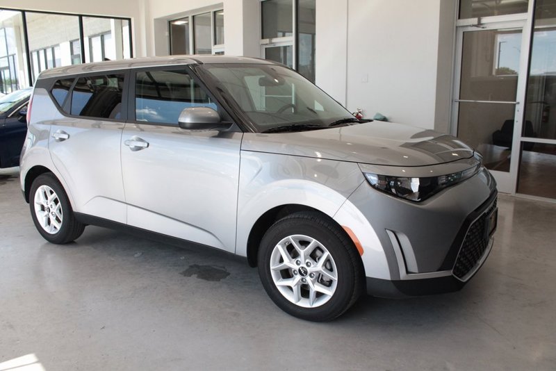Certified 2024 Kia Soul LX w/ Option Group 015 image 1