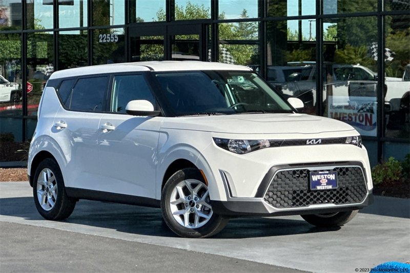Certified 2025 Kia Soul LX w/ LX Technology Package image 1