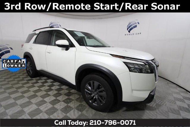 Certified 2024 Nissan Pathfinder SV image 1