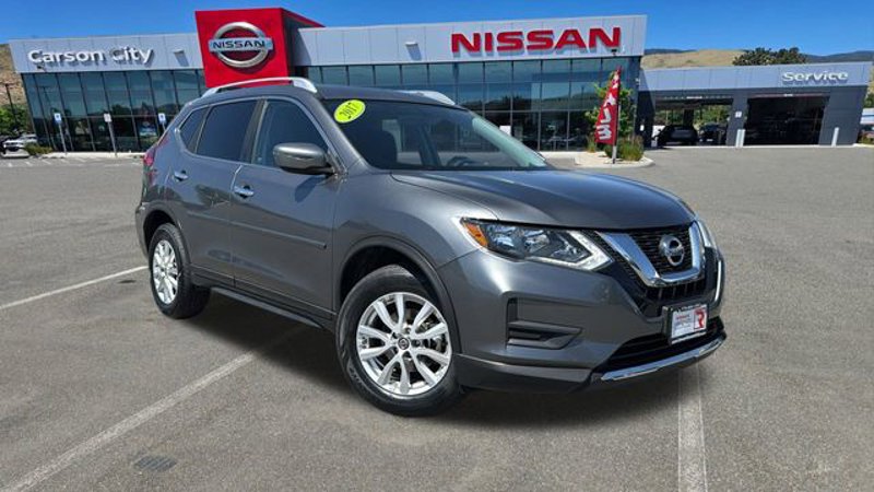 Used 2017 Nissan Rogue SV image 1