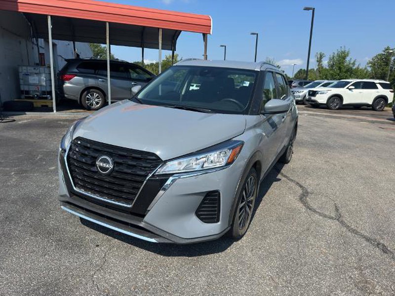 Certified 2024 Nissan Kicks SV image 1