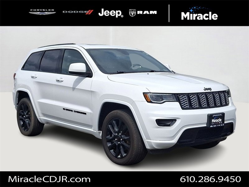 Certified 2022 Jeep Grand Cherokee Laredo X image 1