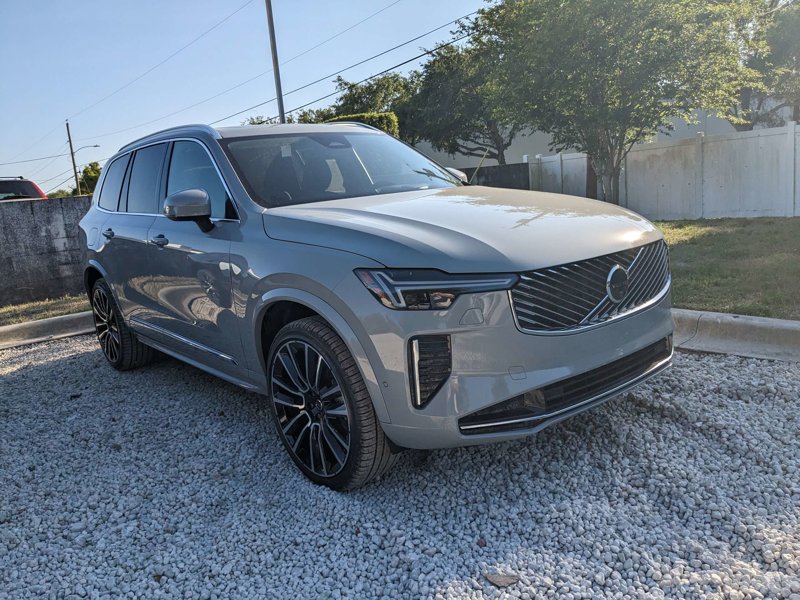 New 2025 Volvo XC90 B6 Ultra w/ Protection Package Premier image 1