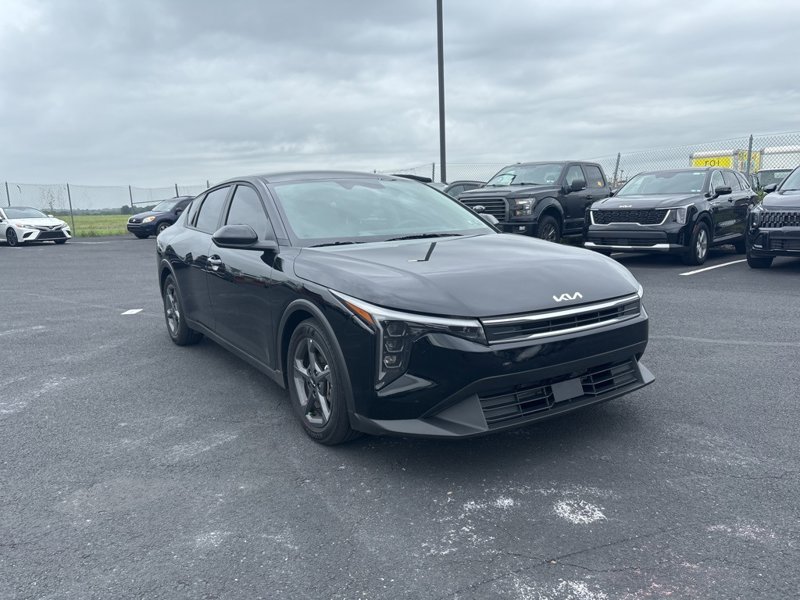 Certified 2025 Kia K4 LXS image 1
