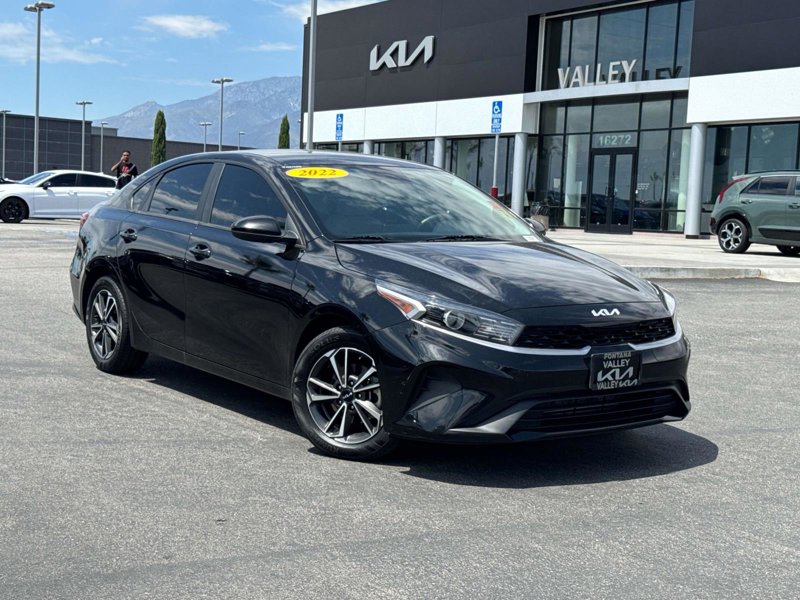 Certified 2022 Kia Forte LXS image 1