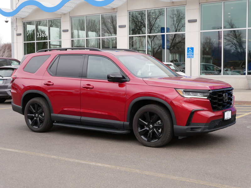 Certified 2025 Honda Pilot Black Edition image 1