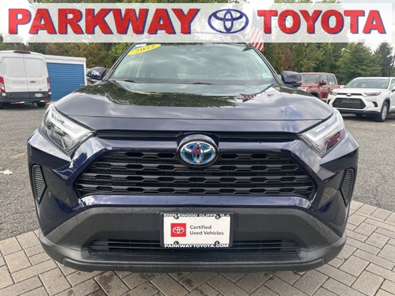 Certified 2022 Toyota RAV4 XLE image 1
