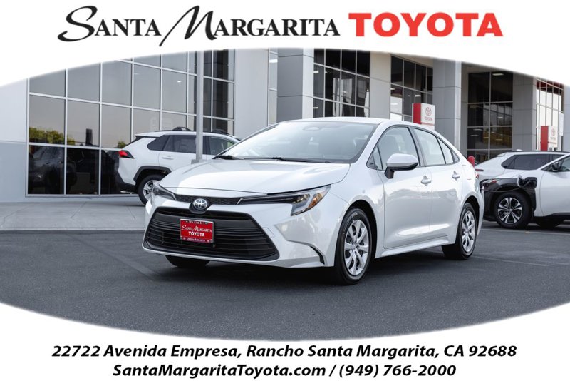 Certified 2025 Toyota Corolla LE image 1