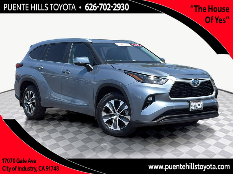 Certified 2023 Toyota Highlander XLE image 1