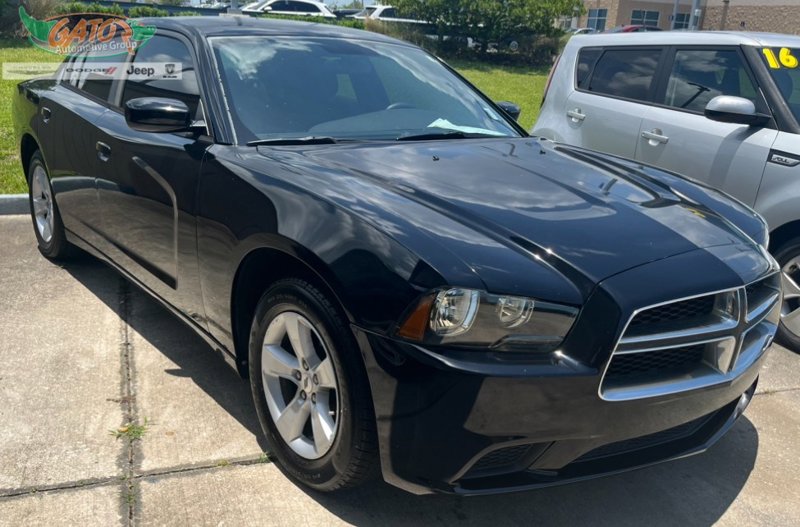 Used 2012 Dodge Charger SE image 1