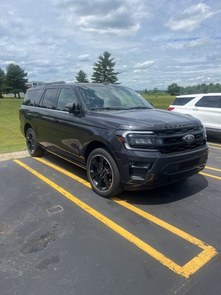 Used 2022 Ford Expedition Max Limited image 1