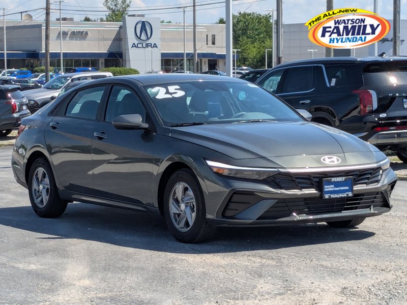 Certified 2025 Hyundai Elantra SE image 1