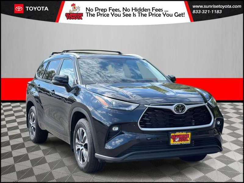 Certified 2023 Toyota Highlander XLE image 1