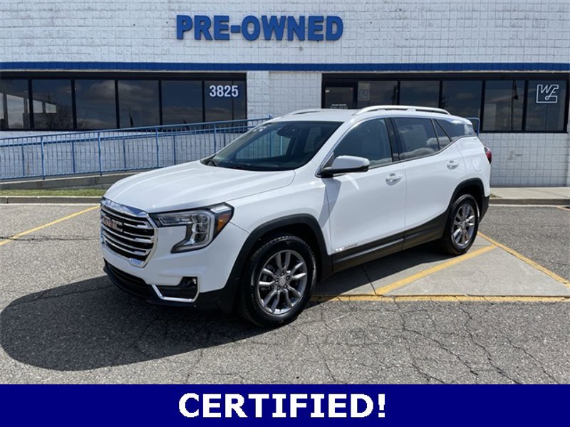 Certified 2024 GMC Terrain SLT w/ LPO, Floor Liner Package image 1