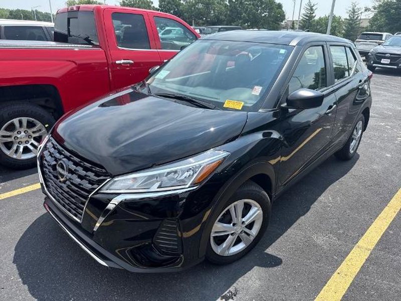 Certified 2024 Nissan Kicks S image 1