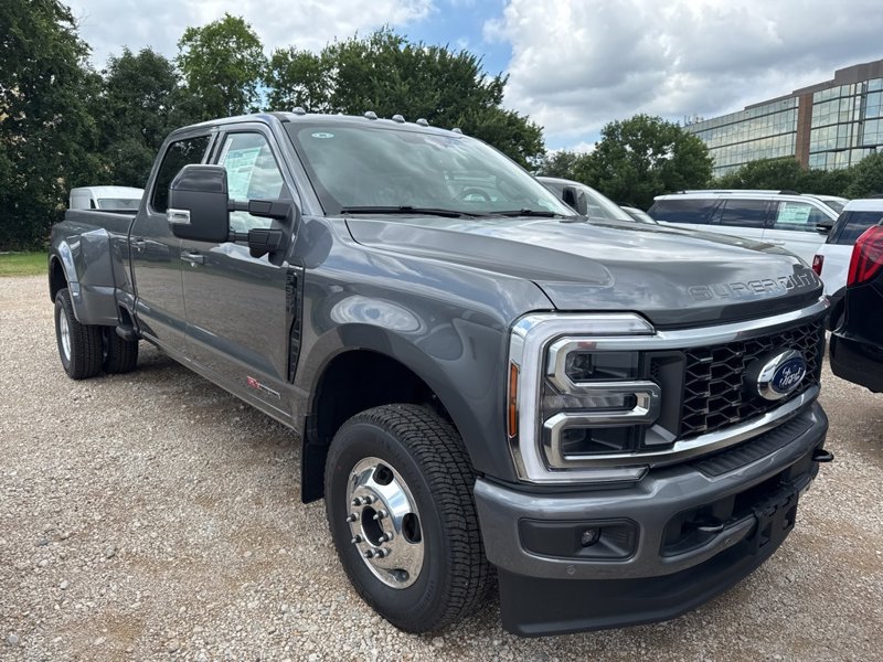 New 2025 Ford F350 Platinum image 1