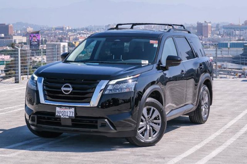 Certified 2025 Nissan Rogue S image 1