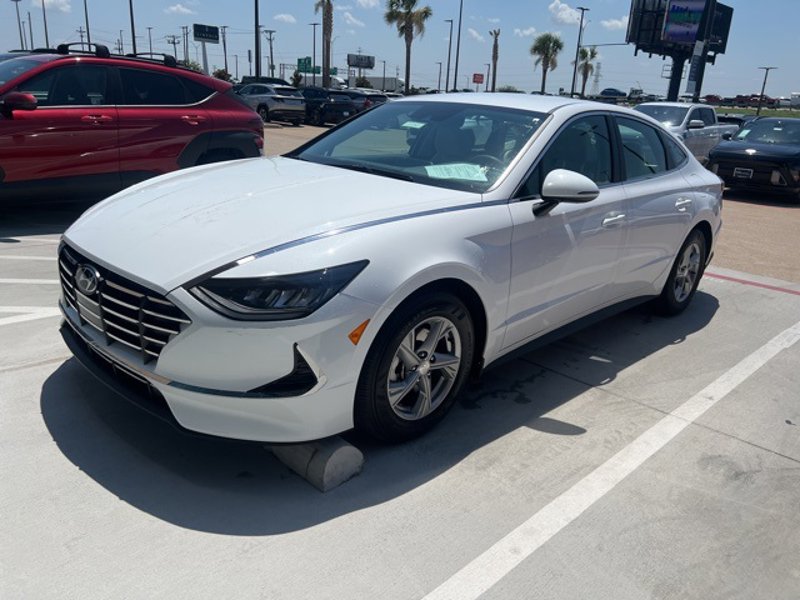 Certified 2023 Hyundai Sonata SE image 1
