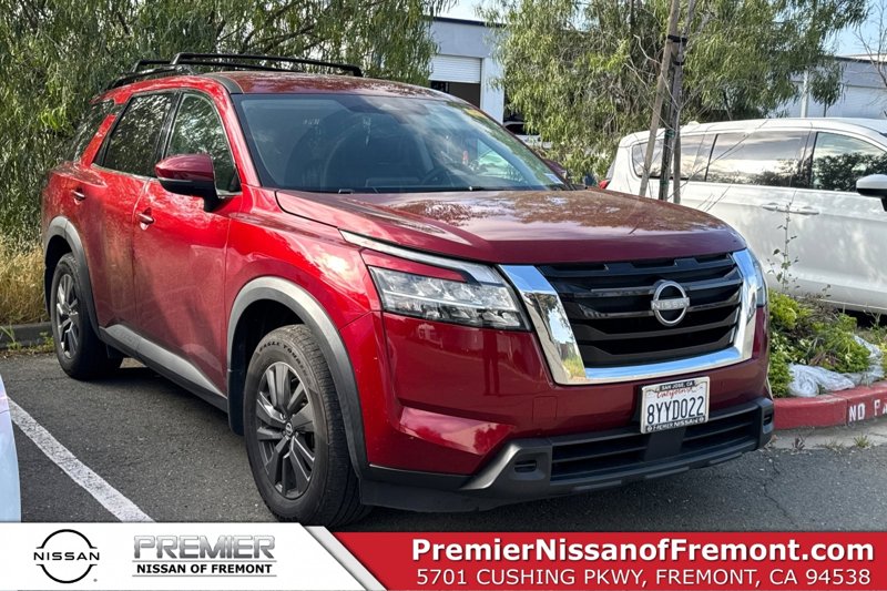 Certified 2022 Nissan Pathfinder SV image 1