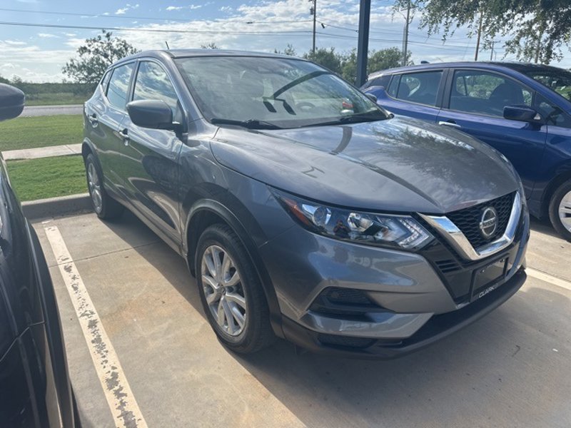 Certified 2022 Nissan Rogue Sport S image 1