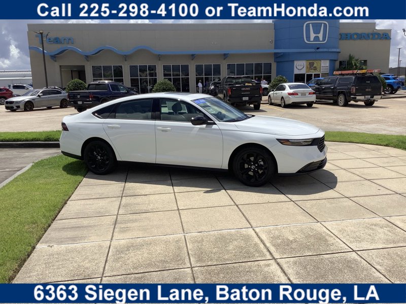 Certified 2025 Honda Accord SE image 1