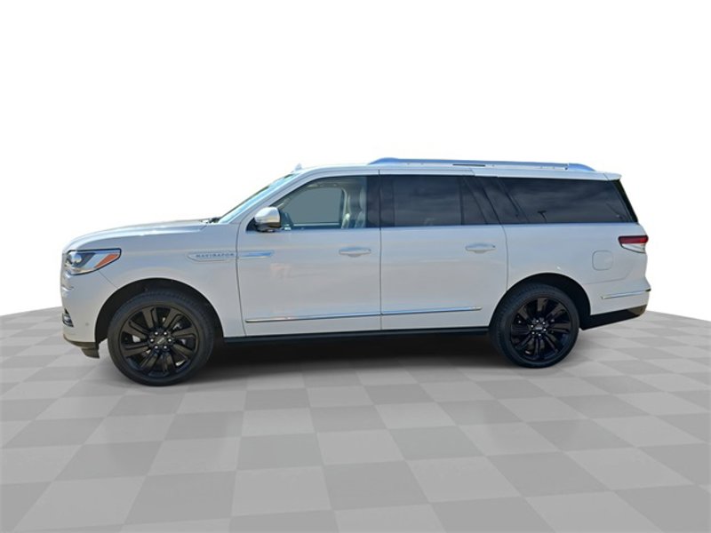 Used 2024 Lincoln Navigator L Reserve w/ Monochromatic Package image 1