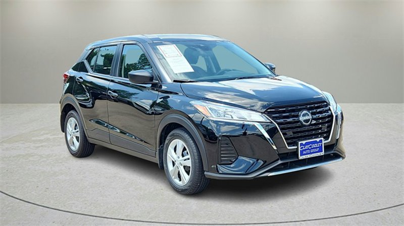 Certified 2021 Nissan Kicks S image 1