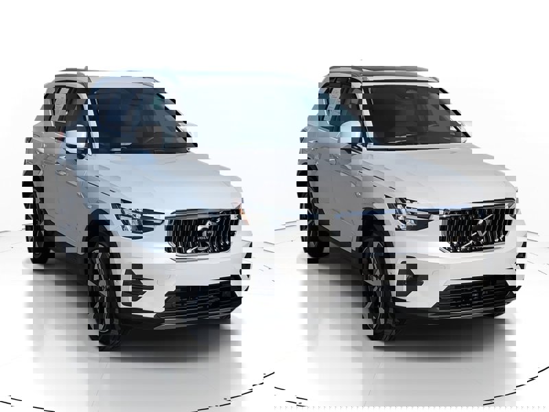 Certified 2023 Volvo XC40 B5 Ultimate image 1