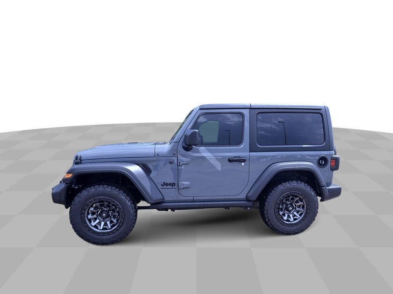 Used 2025 Jeep Wrangler Sport image 1