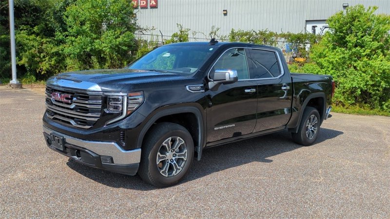 Certified 2024 GMC Sierra 1500 SLT image 1