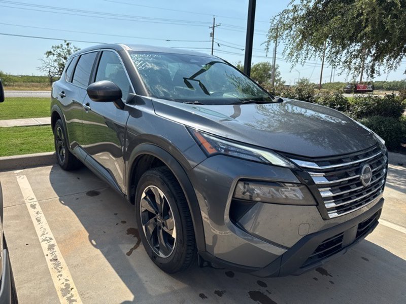 Certified 2025 Nissan Rogue SV image 1