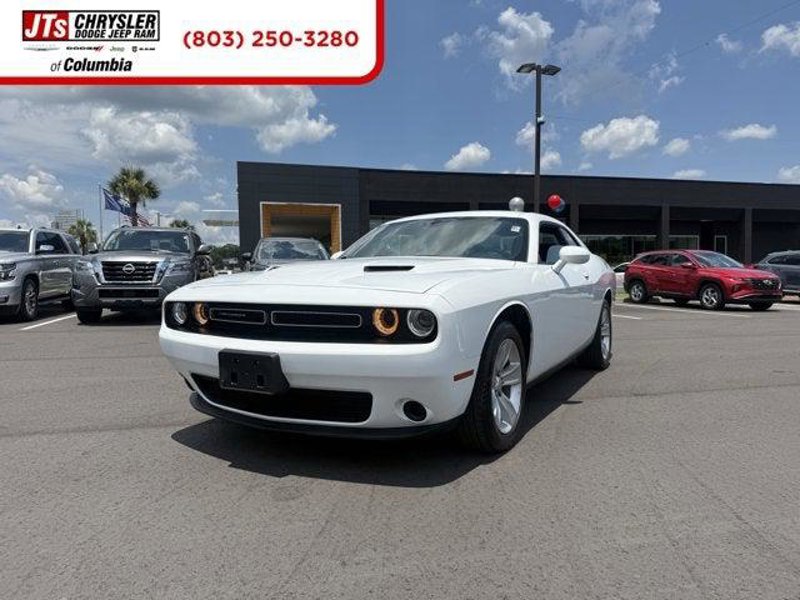 Certified 2023 Dodge Challenger SXT image 1