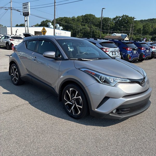 Used 2018 Toyota C-HR XLE image 1
