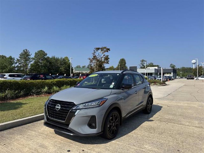 Certified 2024 Nissan Kicks SR w/ SR Premium Package image 1