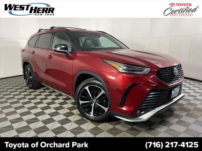 Certified 2022 Toyota Highlander XSE image 1
