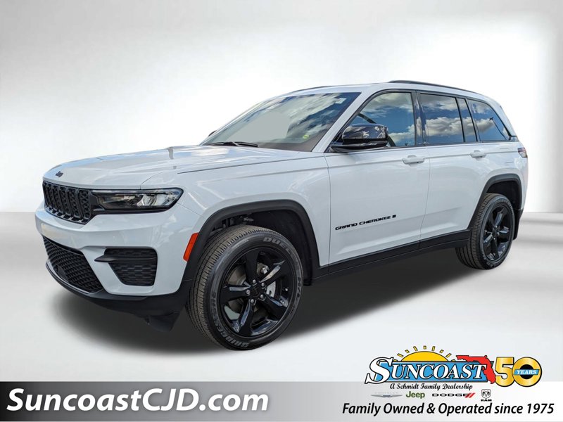 Certified 2023 Jeep Grand Cherokee Altitude image 1