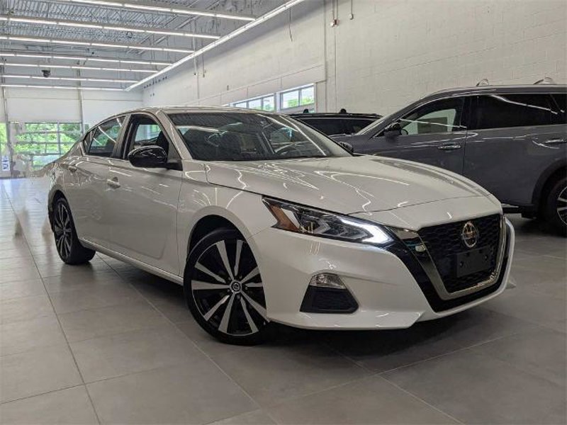 Certified 2022 Nissan Altima 2.5 SR image 1