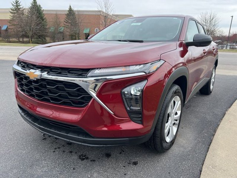 Certified 2024 Chevrolet Trax LS w/ Driver Confidence Package image 1