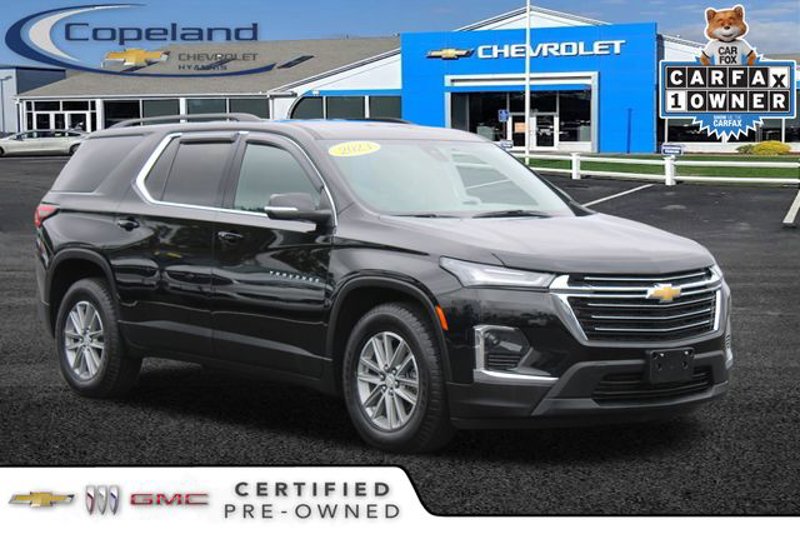 Certified 2023 Chevrolet Traverse LT image 1