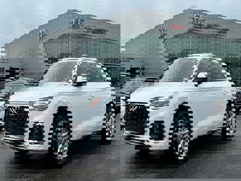 Certified 2022 Audi Q5 e Premium w/ Convenience Package image 1