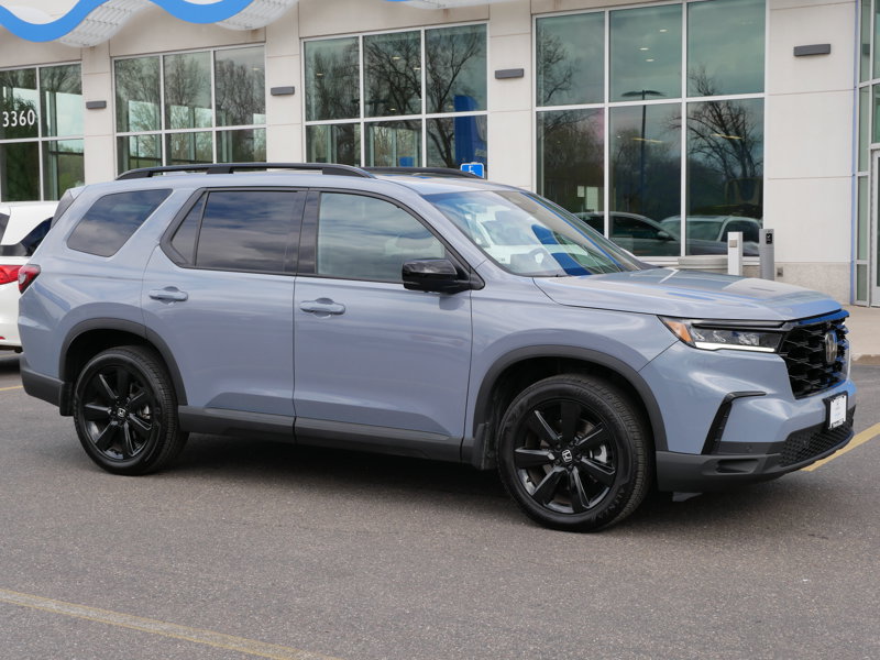 Certified 2025 Honda Pilot Black Edition image 1