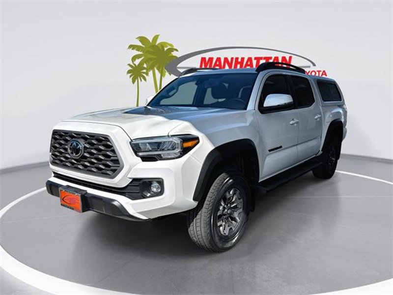 Certified 2022 Toyota Tacoma TRD Off-Road image 1