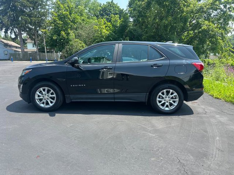 Used 2020 Chevrolet Equinox LS image 1
