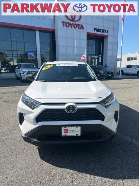 Certified 2022 Toyota RAV4 LE image 1