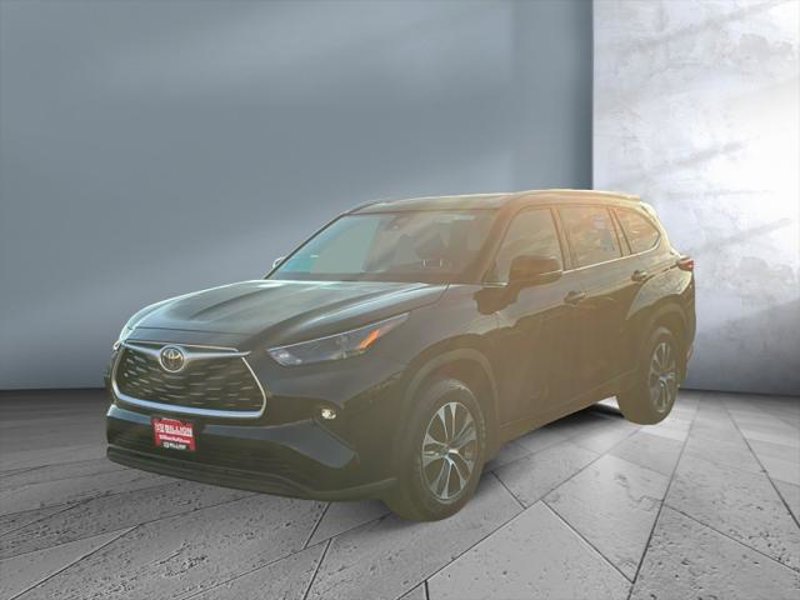 Certified 2022 Toyota Highlander XLE image 1
